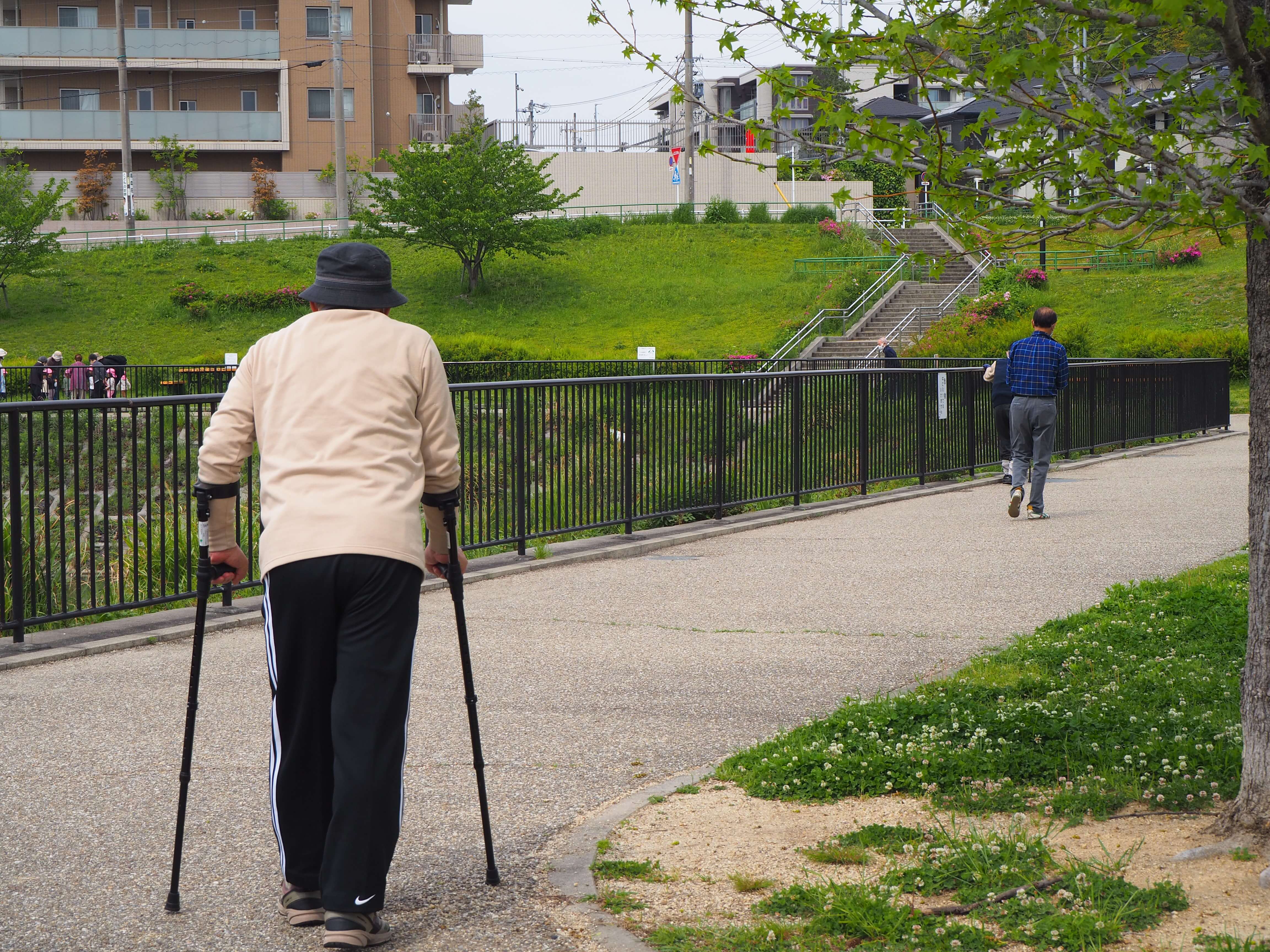 公園にて歩行訓練
